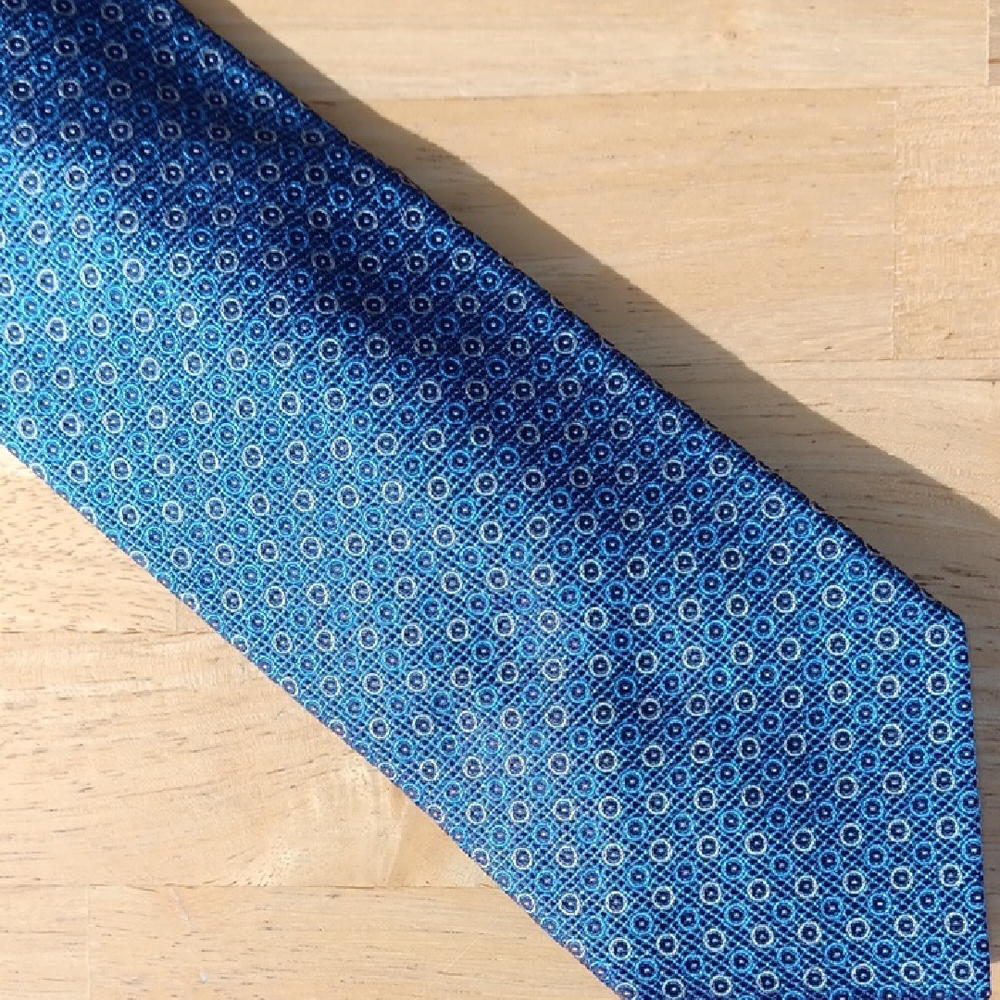 DAKS London Stylish Blue and Silver Men's Tie